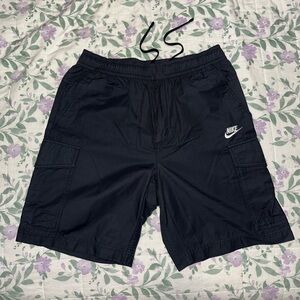 Like New Men’s Large Nike Cargos (Dark Navy Blue)